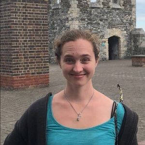 Meet your Posher, Elizabeth